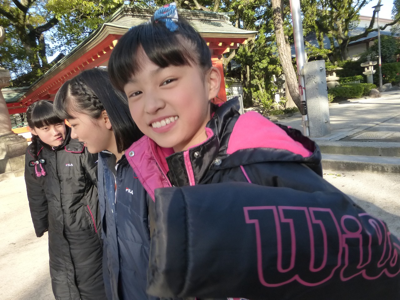 有彩の表情に注目「おめぇに食わせるタンメンは・・・」と言いそう。（奥から有彩／理子／蒼良）